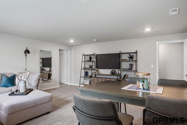 16434 Willit Street, Bennington, NE 68007