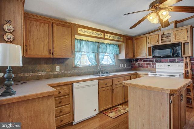 15134 N YOUNG RD, Greencastle, PA 17225