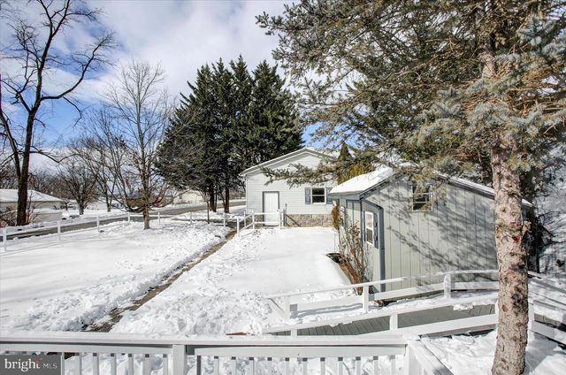 15134 N YOUNG RD, Greencastle, PA 17225