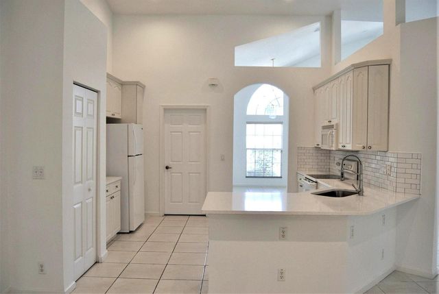 176 SW Fernleaf Trail, Port St. Lucie, FL 34953