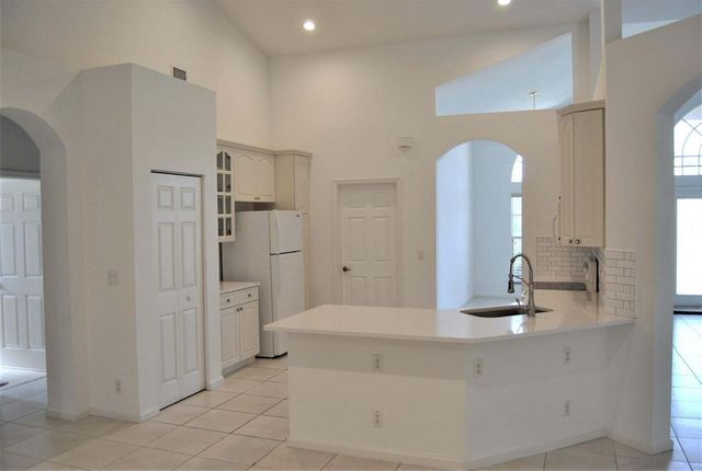 176 SW Fernleaf Trail, Port St. Lucie, FL 34953
