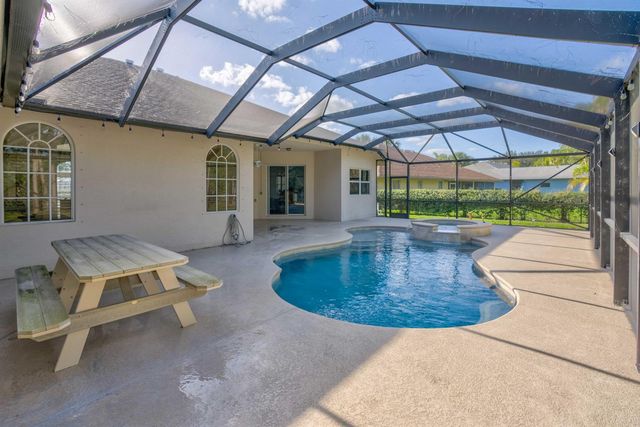 176 SW Fernleaf Trail, Port St. Lucie, FL 34953