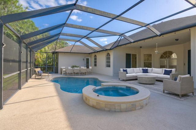 176 SW Fernleaf Trail, Port St. Lucie, FL 34953