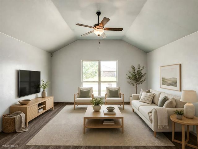 1225 Hickory Creek Drive, Yukon, OK 73099