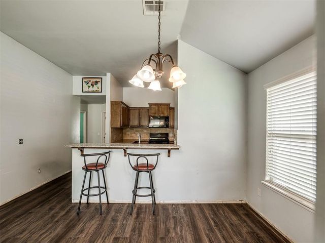 1225 Hickory Creek Drive, Yukon, OK 73099