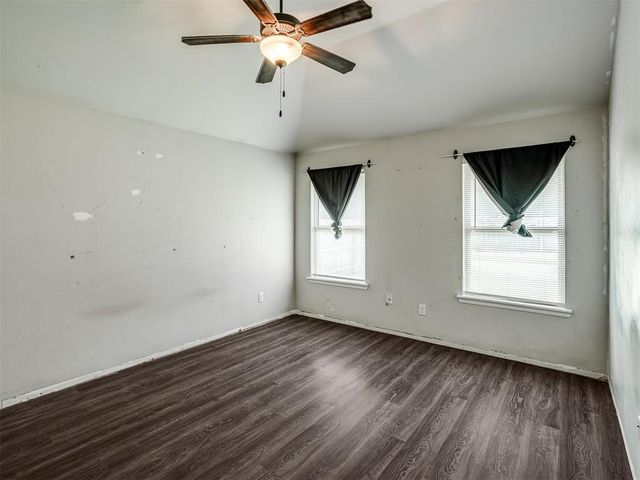 1225 Hickory Creek Drive, Yukon, OK 73099
