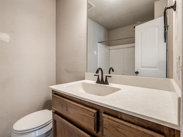 1225 Hickory Creek Drive, Yukon, OK 73099