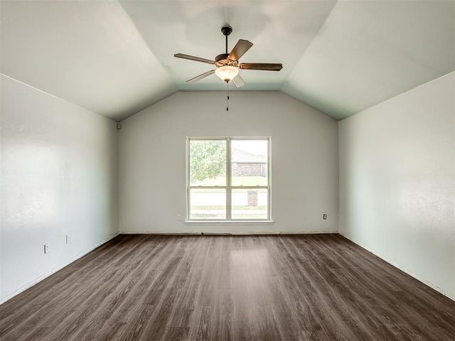 1225 Hickory Creek Drive, Yukon, OK 73099