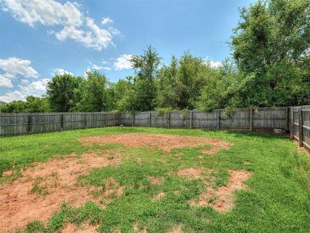 1225 Hickory Creek Drive, Yukon, OK 73099
