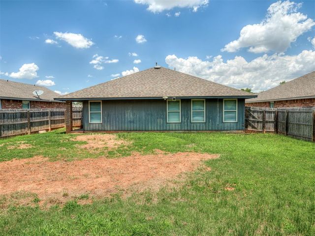 1225 Hickory Creek Drive, Yukon, OK 73099