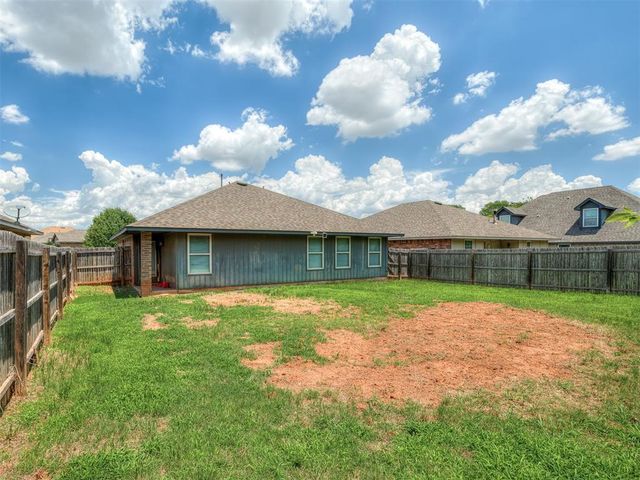 1225 Hickory Creek Drive, Yukon, OK 73099