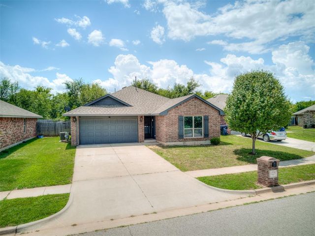 1225 Hickory Creek Drive, Yukon, OK 73099