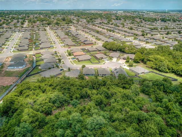 1225 Hickory Creek Drive, Yukon, OK 73099