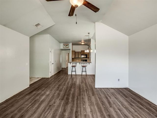 1225 Hickory Creek Drive, Yukon, OK 73099