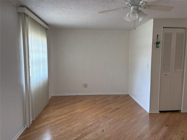 1008 LADY GUINEVERE DRIVE, Valrico, FL 33594