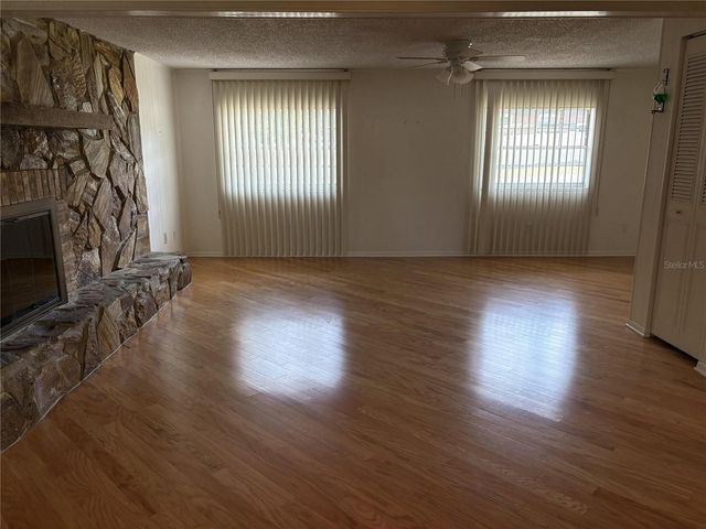 1008 LADY GUINEVERE DRIVE, Valrico, FL 33594