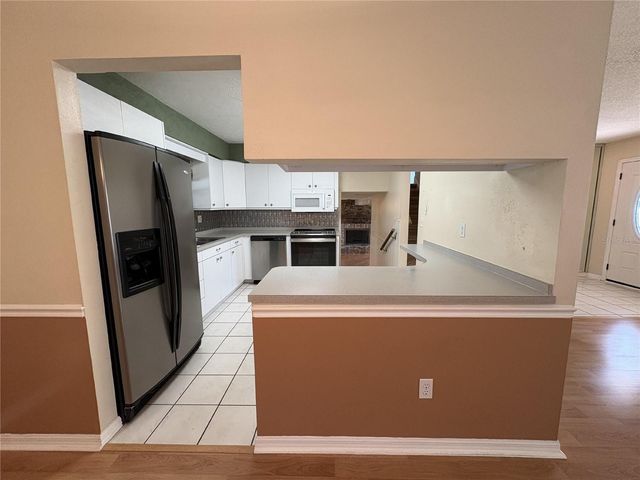 1008 LADY GUINEVERE DRIVE, Valrico, FL 33594