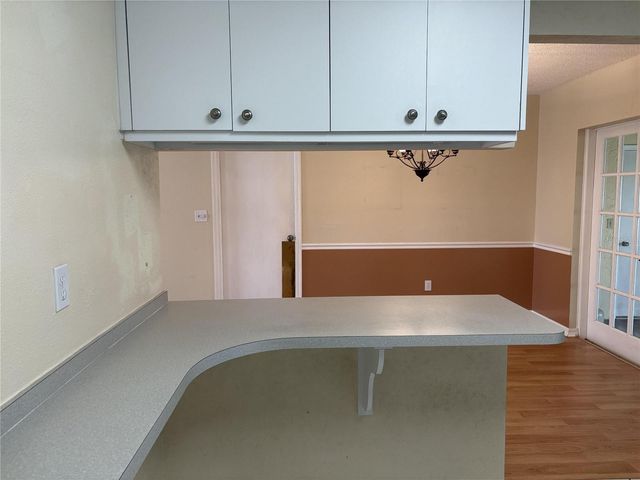 1008 LADY GUINEVERE DRIVE, Valrico, FL 33594