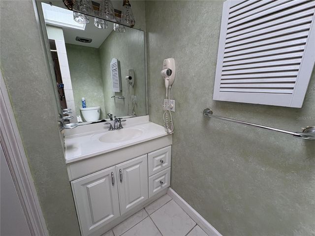 1008 LADY GUINEVERE DRIVE, Valrico, FL 33594