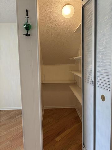 1008 LADY GUINEVERE DRIVE, Valrico, FL 33594