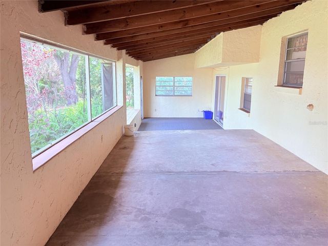 1008 LADY GUINEVERE DRIVE, Valrico, FL 33594