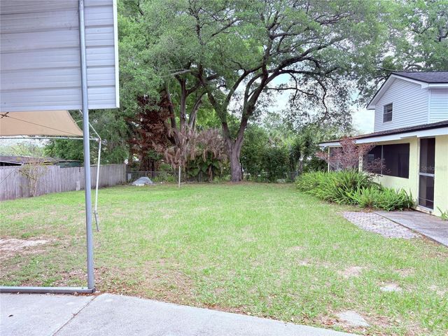 1008 LADY GUINEVERE DRIVE, Valrico, FL 33594