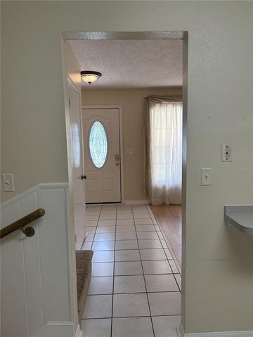 1008 LADY GUINEVERE DRIVE, Valrico, FL 33594