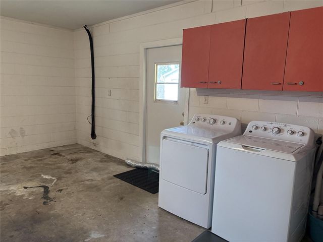 1008 LADY GUINEVERE DRIVE, Valrico, FL 33594