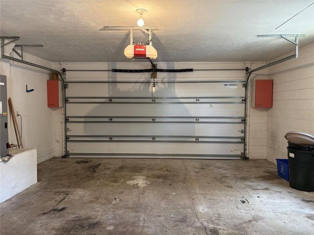 1008 LADY GUINEVERE DRIVE, Valrico, FL 33594