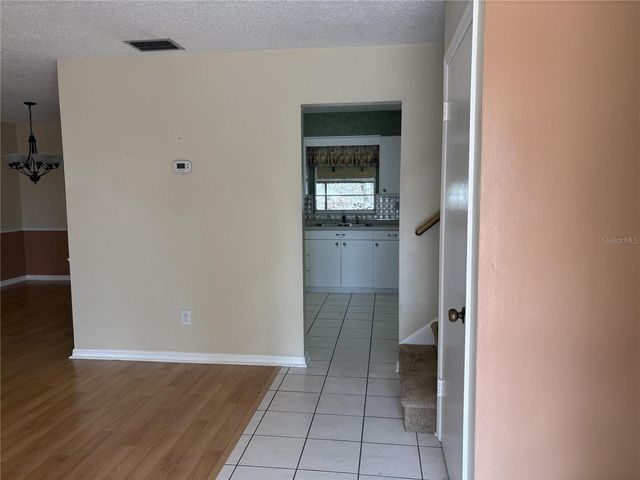 1008 LADY GUINEVERE DRIVE, Valrico, FL 33594