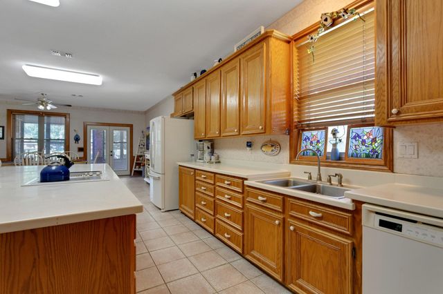 26 Westpoint Drive, Trinity, TX 75862