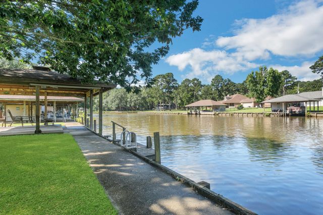 26 Westpoint Drive, Trinity, TX 75862