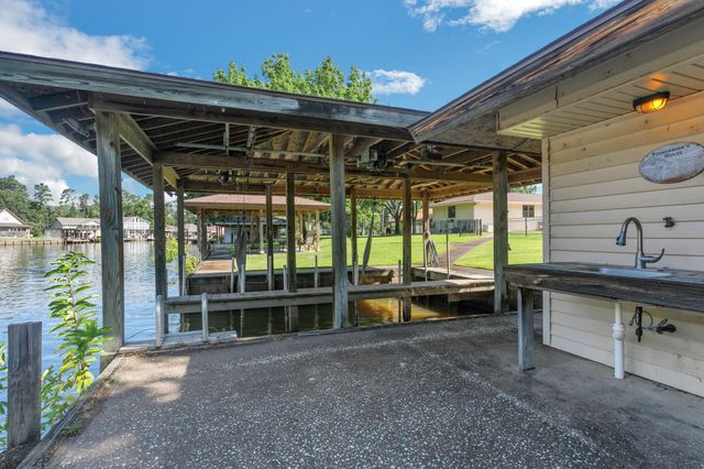 26 Westpoint Drive, Trinity, TX 75862