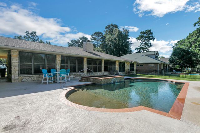 26 Westpoint Drive, Trinity, TX 75862