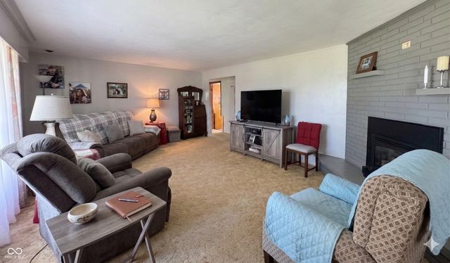 616 Vermillion Court, Anderson, IN 46012