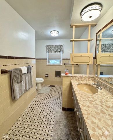 616 Vermillion Court, Anderson, IN 46012