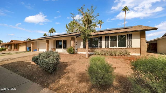 116 E HELENA Drive, Phoenix, AZ 85022