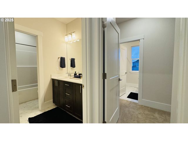 17570 Sw Steens Ln, Beaverton, OR 97007