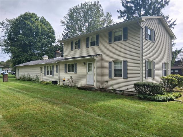 9 Hallmark Road, Penfield, NY 14625