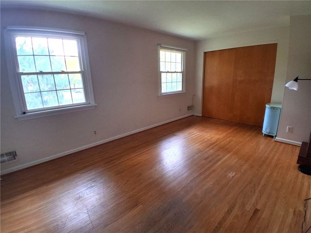 9 Hallmark Road, Penfield, NY 14625