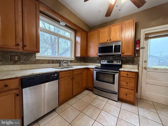 263 W MAIN ST, Dallastown, PA 17313