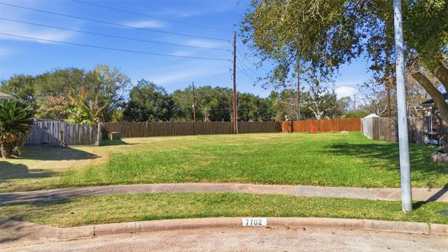 7702 Londres Drive, Houston, TX 77083