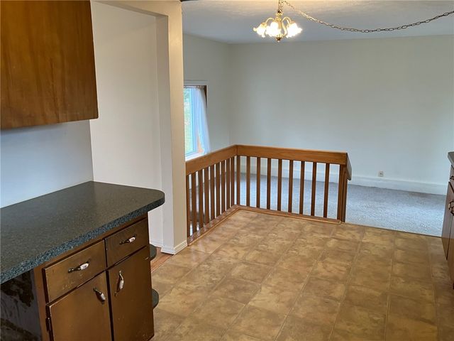 11 Deer Run, Henrietta, NY 14623