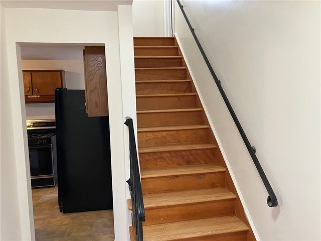 11 Deer Run, Henrietta, NY 14623