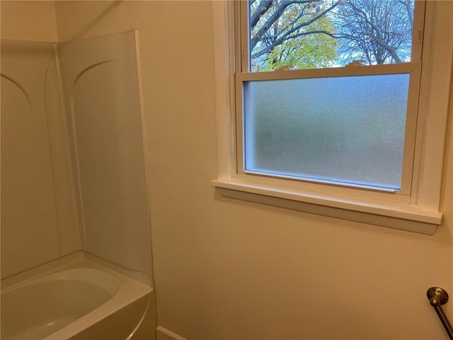 11 Deer Run, Henrietta, NY 14623