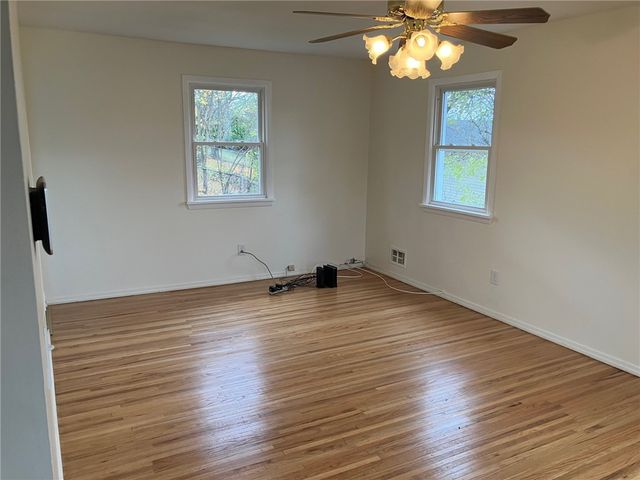 11 Deer Run, Henrietta, NY 14623