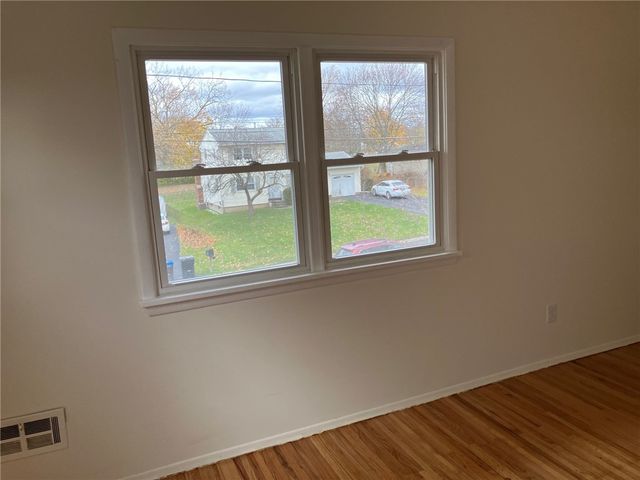 11 Deer Run, Henrietta, NY 14623