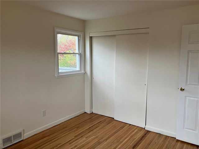 11 Deer Run, Henrietta, NY 14623