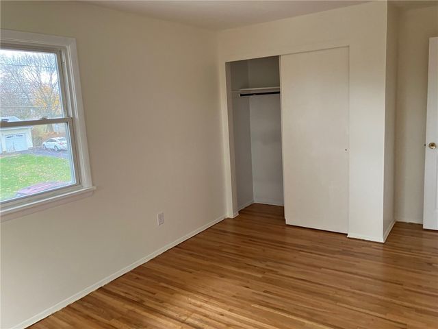 11 Deer Run, Henrietta, NY 14623