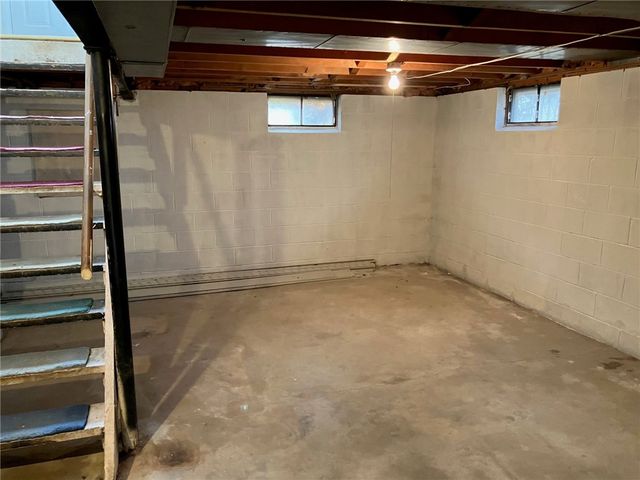 11 Deer Run, Henrietta, NY 14623